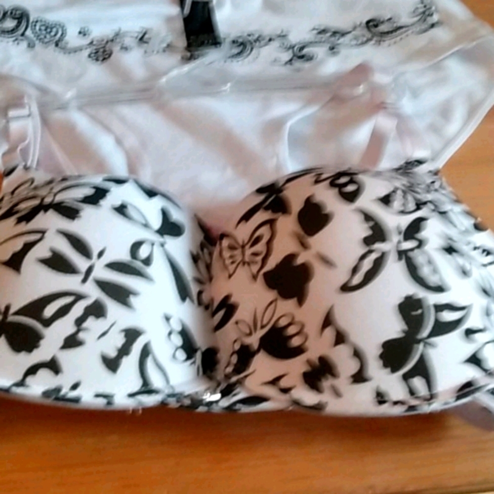 Bra (36b)and panty ( 2x)